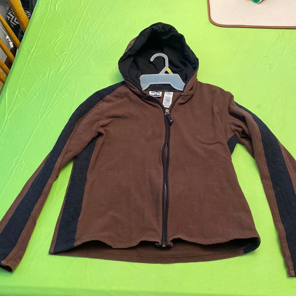 Sweatshirt with zipper